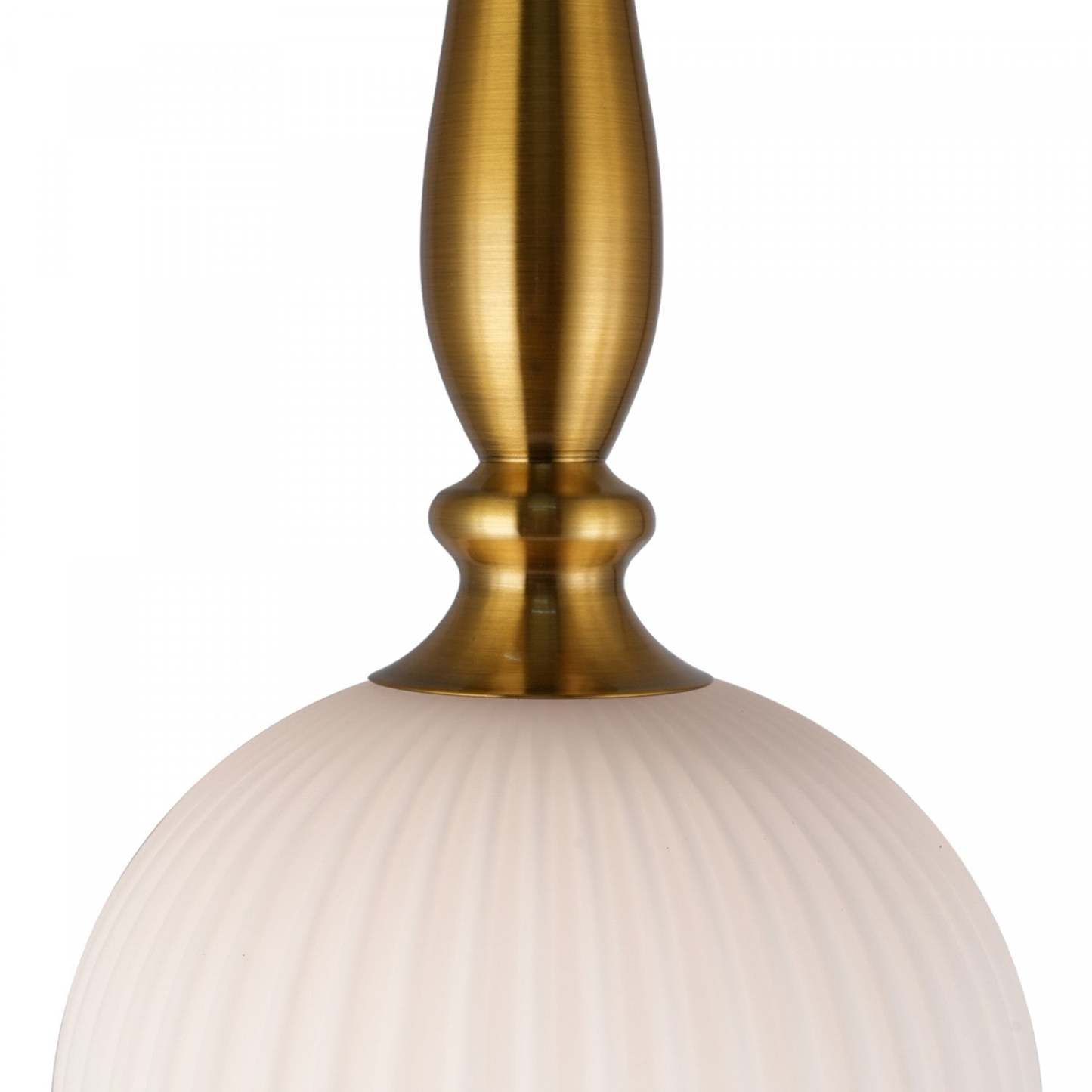 Lampe suspendue Kate à 1 lumière 14, laiton brossé avec verrerie nervurée | Suspension A 1 lampe Kate De 14 po, Laiton Brosse Et Verre Nervure