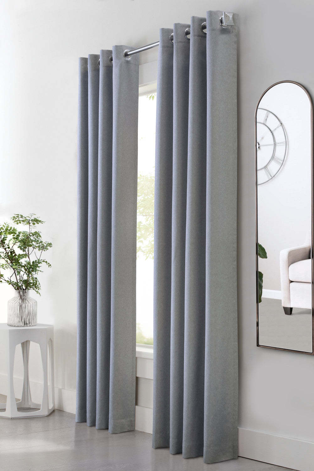 Margaret Grey Grommet Curtain Panel - 52 X 95|Panneau de rideau à œillets Margaret gris - 52 po x 95 po
