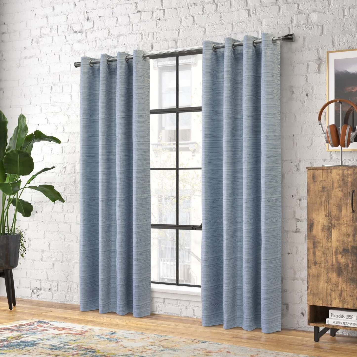 Solstice Navy Grommet Curtain Panel - 52 X 84|Panneau de rideau à œillets Solstice bleu marine - 52 po x 84 po