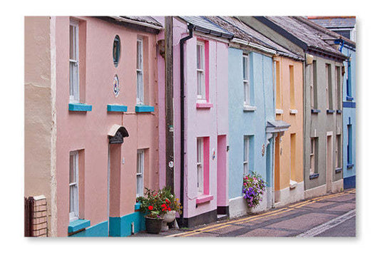 Maisons de pêcheurs colorées du Devon (Royaume-Uni) : Cadre mural et panneau de tissu 28 x 42 cm | D44GIAHJ