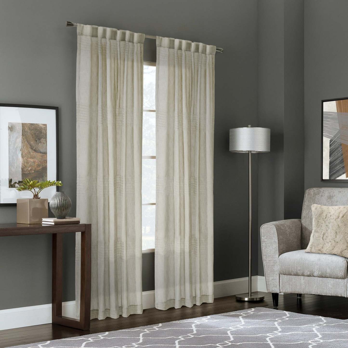 Habitat Lindsey Linen Light Filtering Back Tab Curtain Panel - 52 x 84|Panneau de rideau filtrant la lumière à passants dissimulés Lindsey apparence lin d'Habitat - 52 x 84