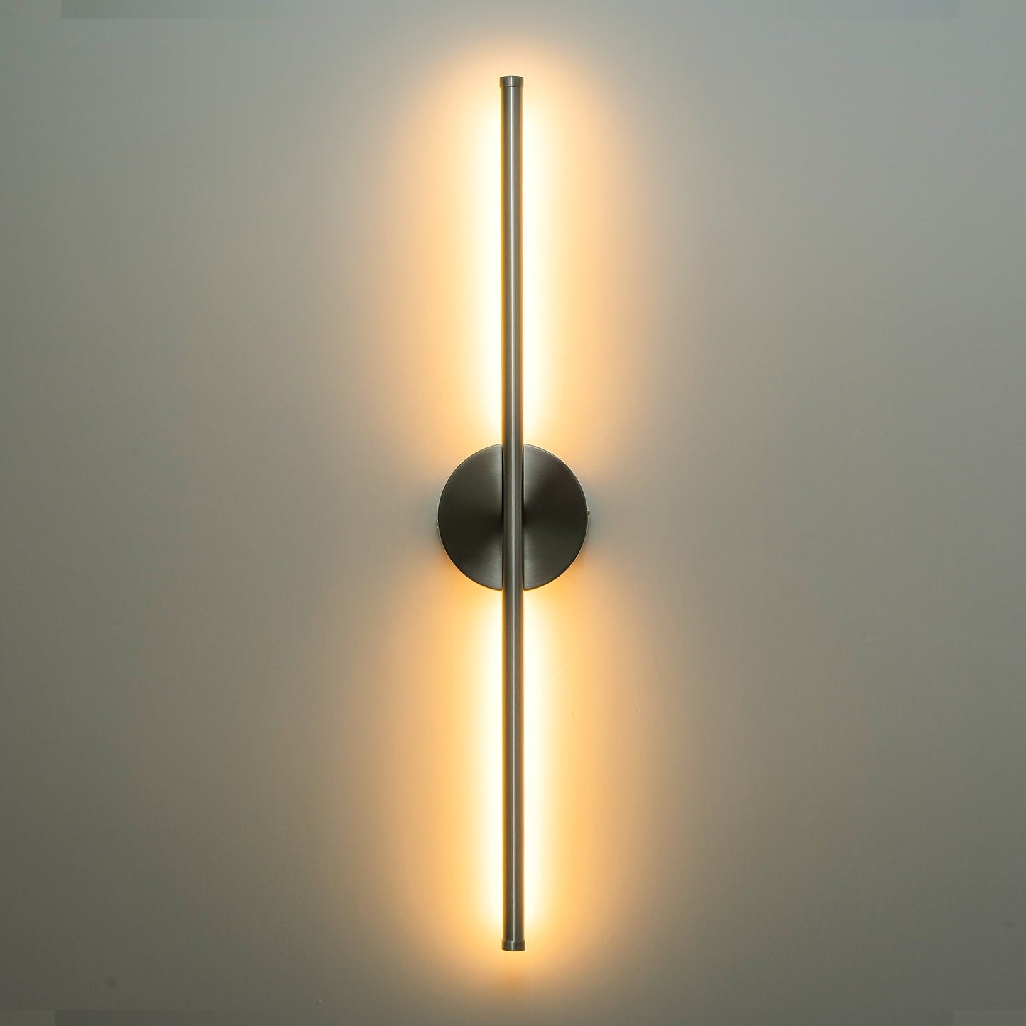 Applique murale LED linéaire moderne à 1 lumière, noire/dorée/nickel, à intensité variable, pour salle de bain.