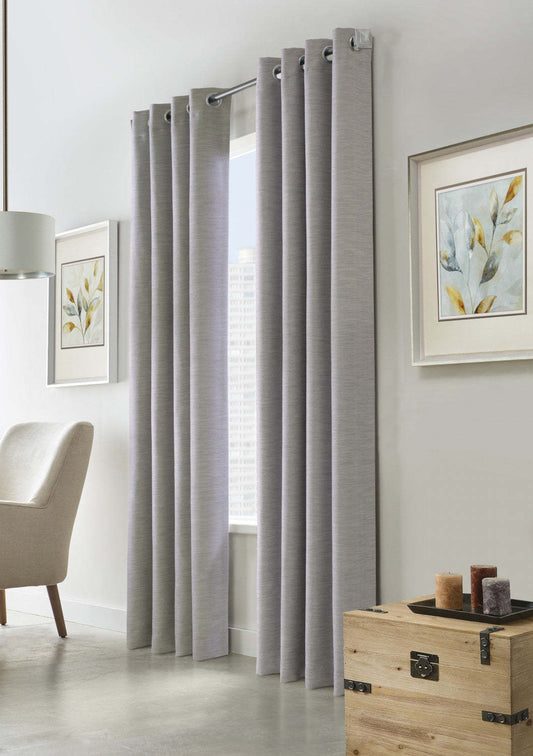 Rockhampton Silver Grommet Curtain Panel - 52 X 84|Panneau de rideau à œillets Rockhampton argenté - 52 po x 84 po