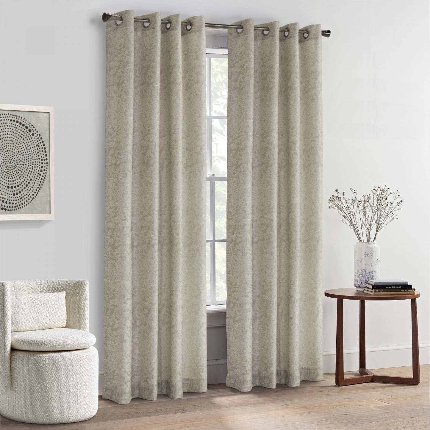 Habitat Martina Silver Light Filtering Grommet Curtain Panel - 52 x 84|Panneau de rideau filtrant la lumière à œillets Martina argenté d'Habitat - 52 x 84