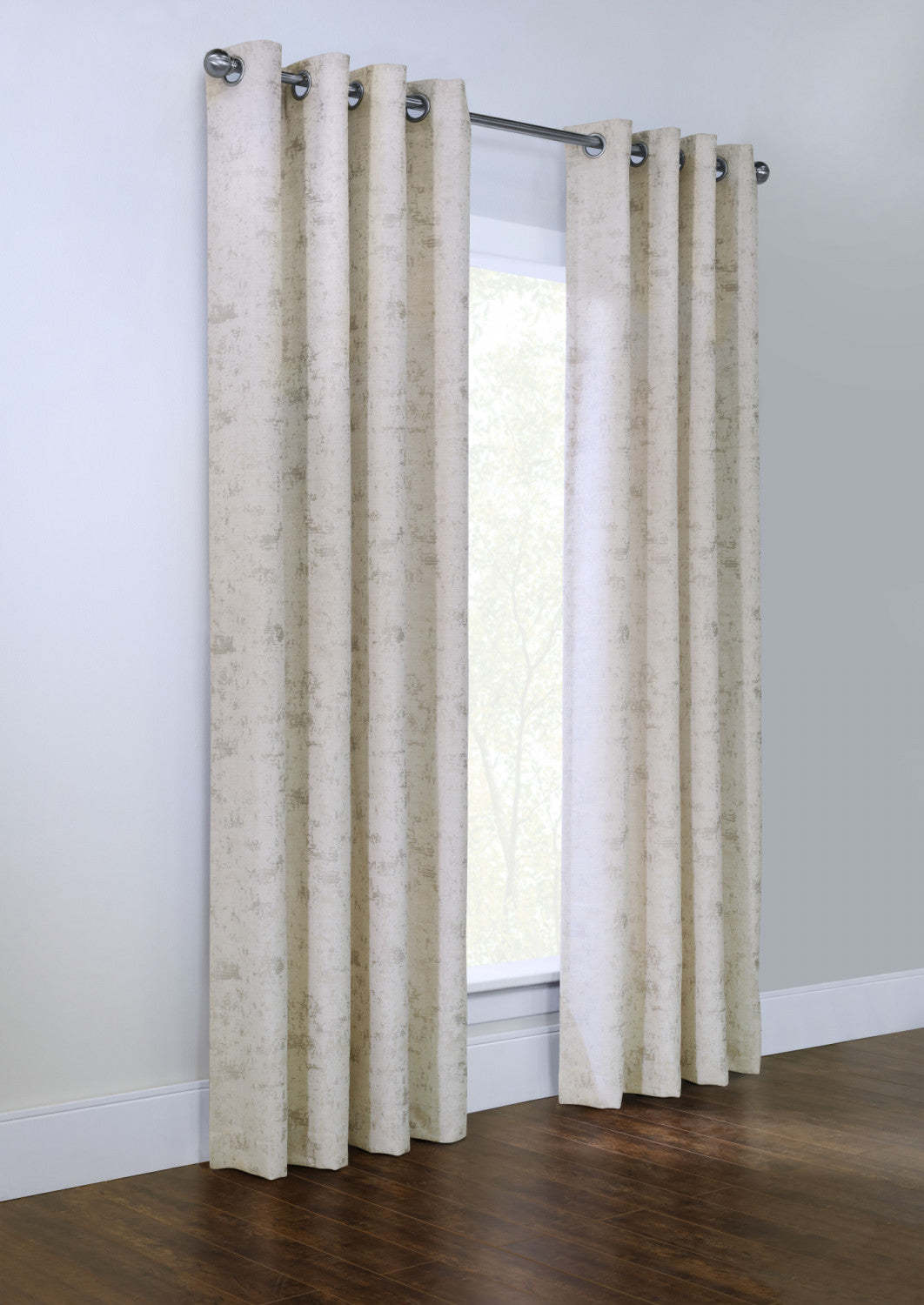 Habitat Tuscani Natural Light Filtering Grommet Curtain Panel - 54 x 95|Panneau de rideau filtrant la lumière à œillets Tuscani naturel d'Habitat - 54 x 95