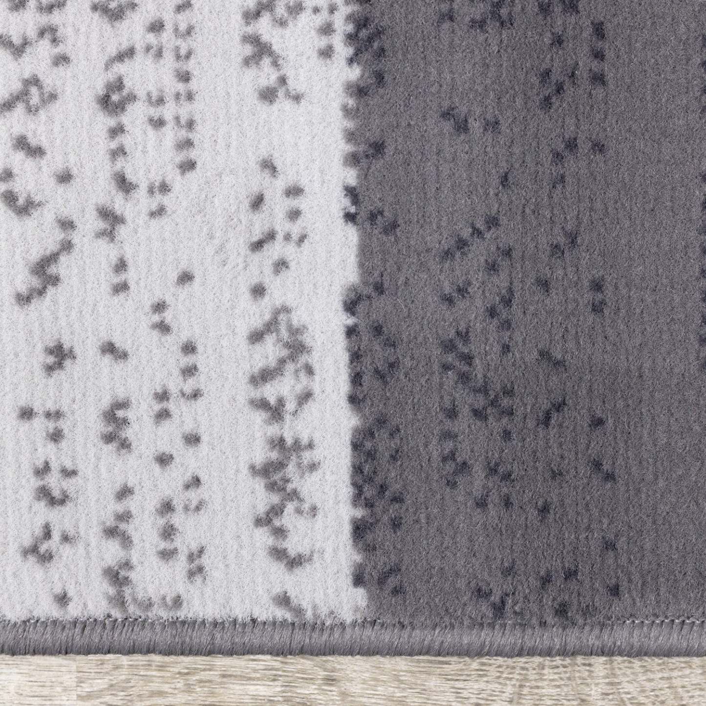 Florence Distressed Blocks Indoor Area Rug - 4'7 x 6'7|Tapis d'intérieur à motifs de blocs vieillis Florence - 4 pi 7 po x 6 pi 7 po