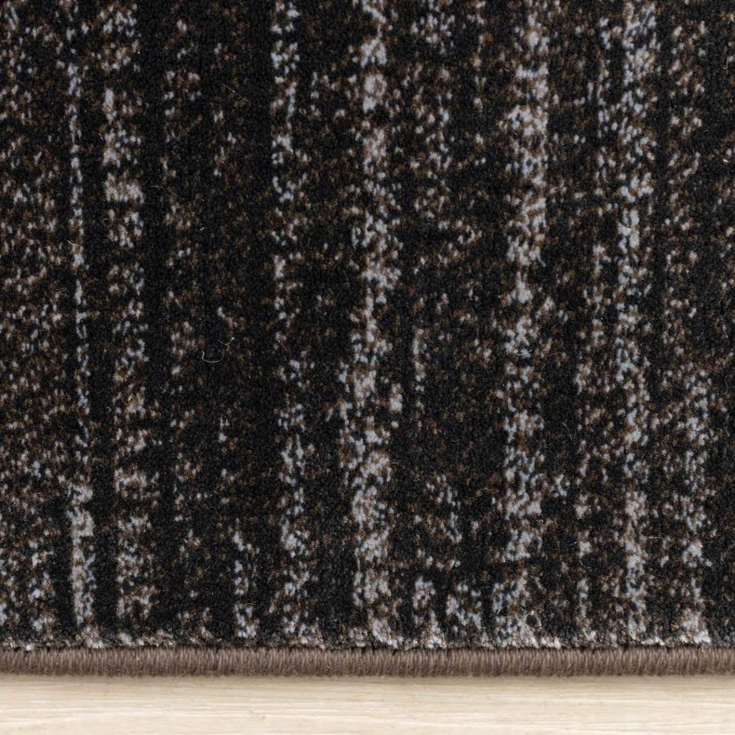 Tapis Amelia Dense Black Beige Border Area Rug - 7'10 x 10'10|Carpette dense Amelia noire et beige à motif de bordure - 7 pi 10 po x 10 pi 10 po