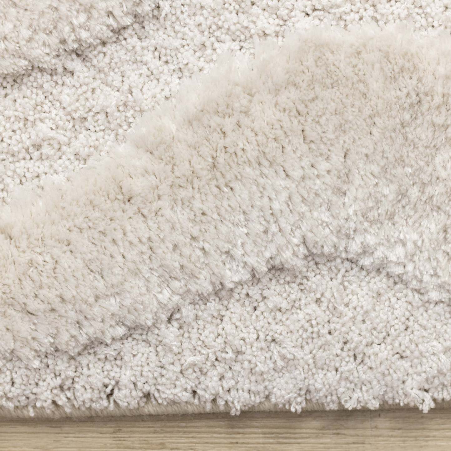 Lincoln Modern Luxurious Plush White Curves Area Rug - 7'10 x 11'2|Carpette moderne, luxueuse et moelleuse Lincoln blanche à motif de courbes - 7 pi 10 po x 11 pi 2 po