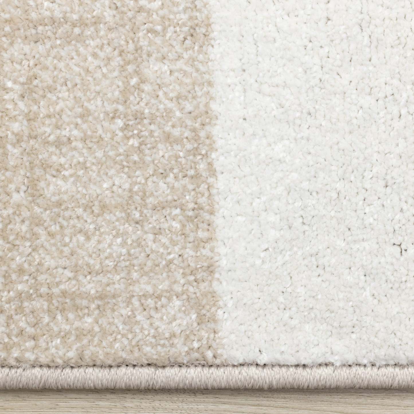 Covington Modern Checkered Indoor Area Rug - 2'0 x 7'7|Carpette Covington à motif de damier moderne pour l'intérieur - 2 pi x 7 pi 7 po