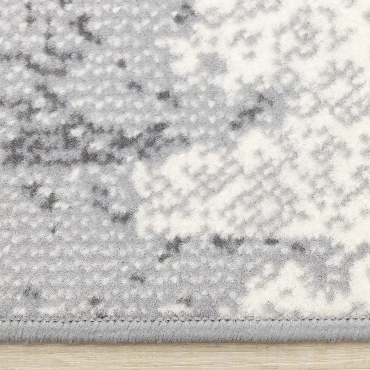 Florence Washed Damask Indoor Area Rug - 4'7 x 6'7|Tapis d'intérieur à motif damassé délavé Florence - 4 pi 7 po x 6 pi 7 po