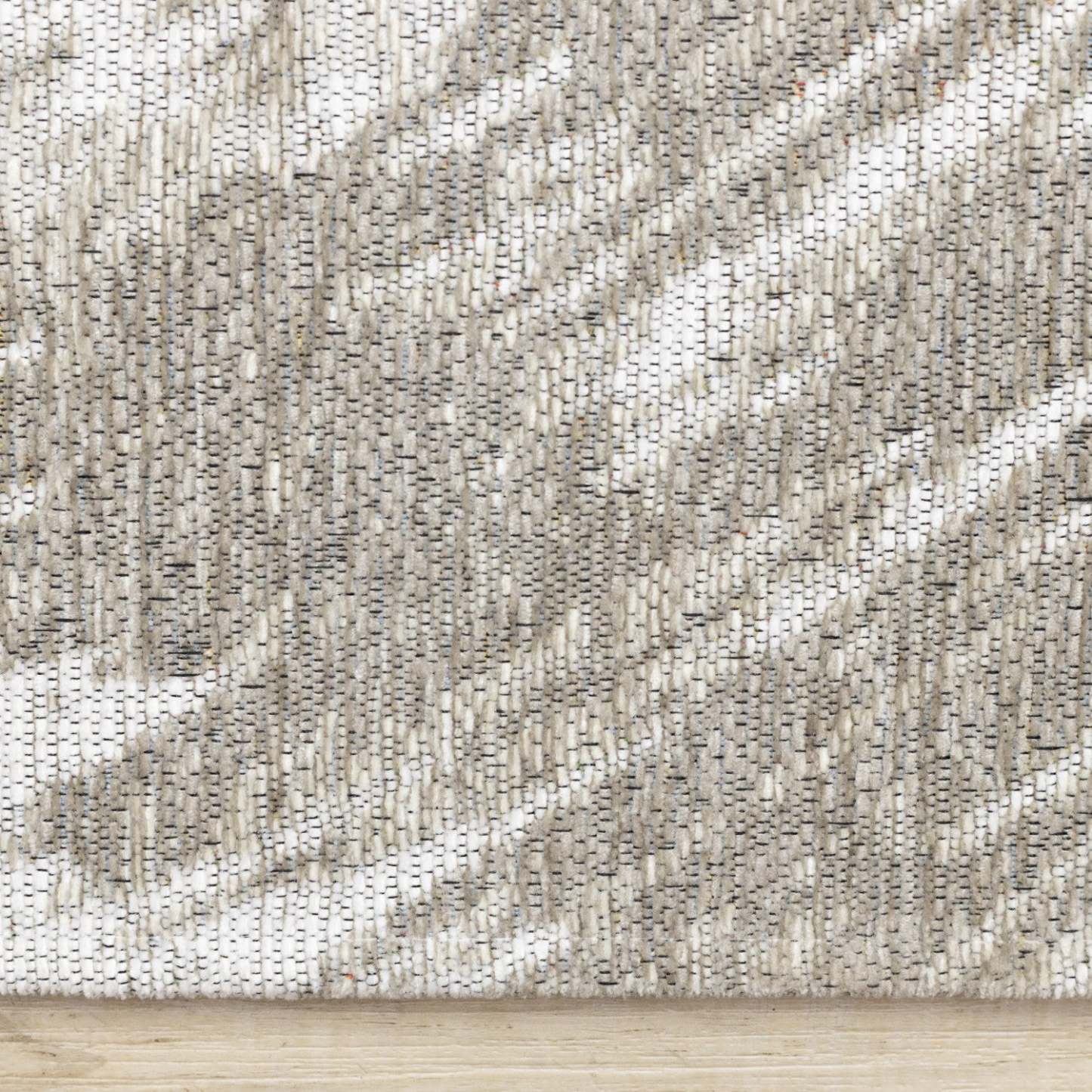 Kylie Soft Cream Taupe Brush Strokes Area Rug - 7'10 x 10'10|Carpette douce Kylie crème et taupe à motif de coups de pinceau - 7 pi 10 po x 10 pi 10 po