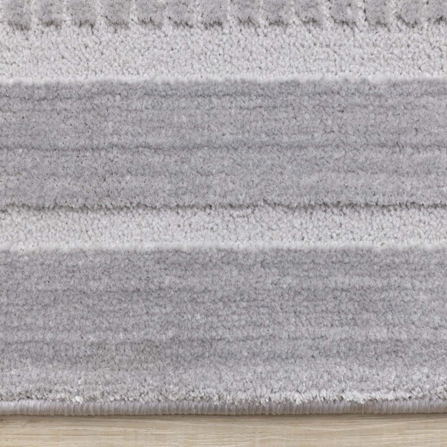 Ellie High-Low Texturé Soft Polyester Grey Border Area Rug - 7'10 x 10'6|Carpette à poil long et court Ellie en polyester doux texturé à bordure grise - 7 pi 10 po x 10 pi 6 po