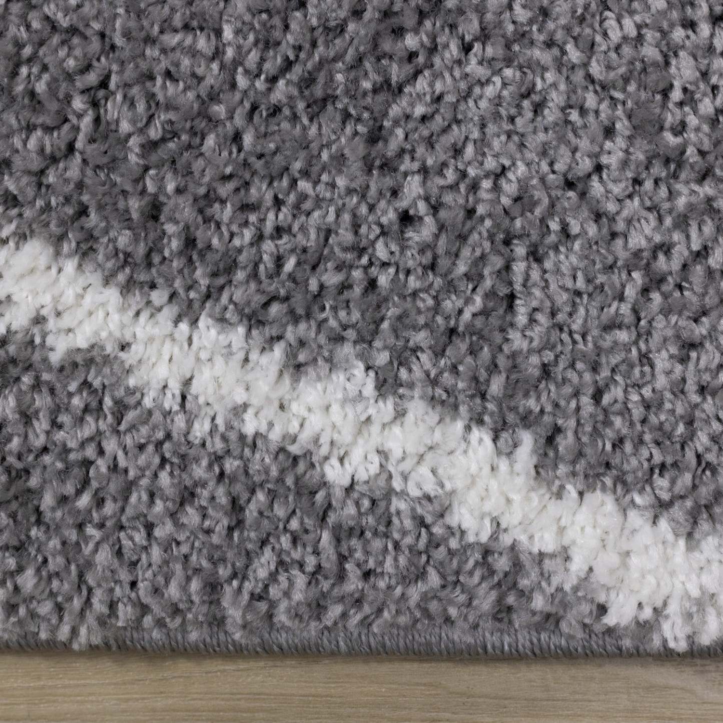 Fairmont Zig Zag Rows Area Rug - 7'10 x 10'6|Carpette Fairmont à motifs de rangées en zigzag - 7 pi 10 po x 10 pi 6 po