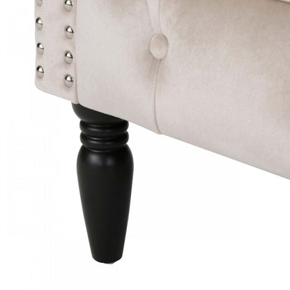 Chaise en tissu velours Akira avec capitonnage à boutons et garniture cloutée - Champagne | Fauteuil Akira En Tissu Velours Avec Capitonnage À Boutons Et Bordure Clouée - Couleur Champagne