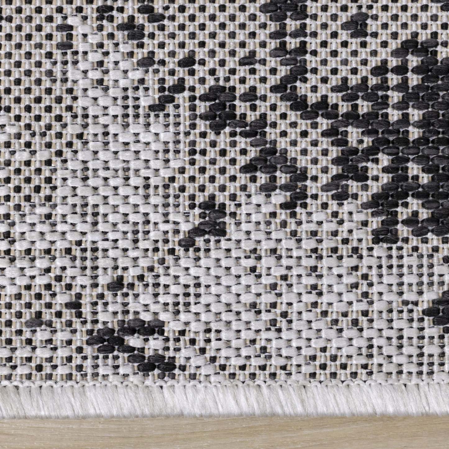 Jackson Distressed Damask Indoor/Outdoor Area Rug - 7'10 x 10'6|Carpette Jackson à motif damassé vieilli pour l'intérieur et l'extérieur - 7 pi 10 po x 10 pi 6 po