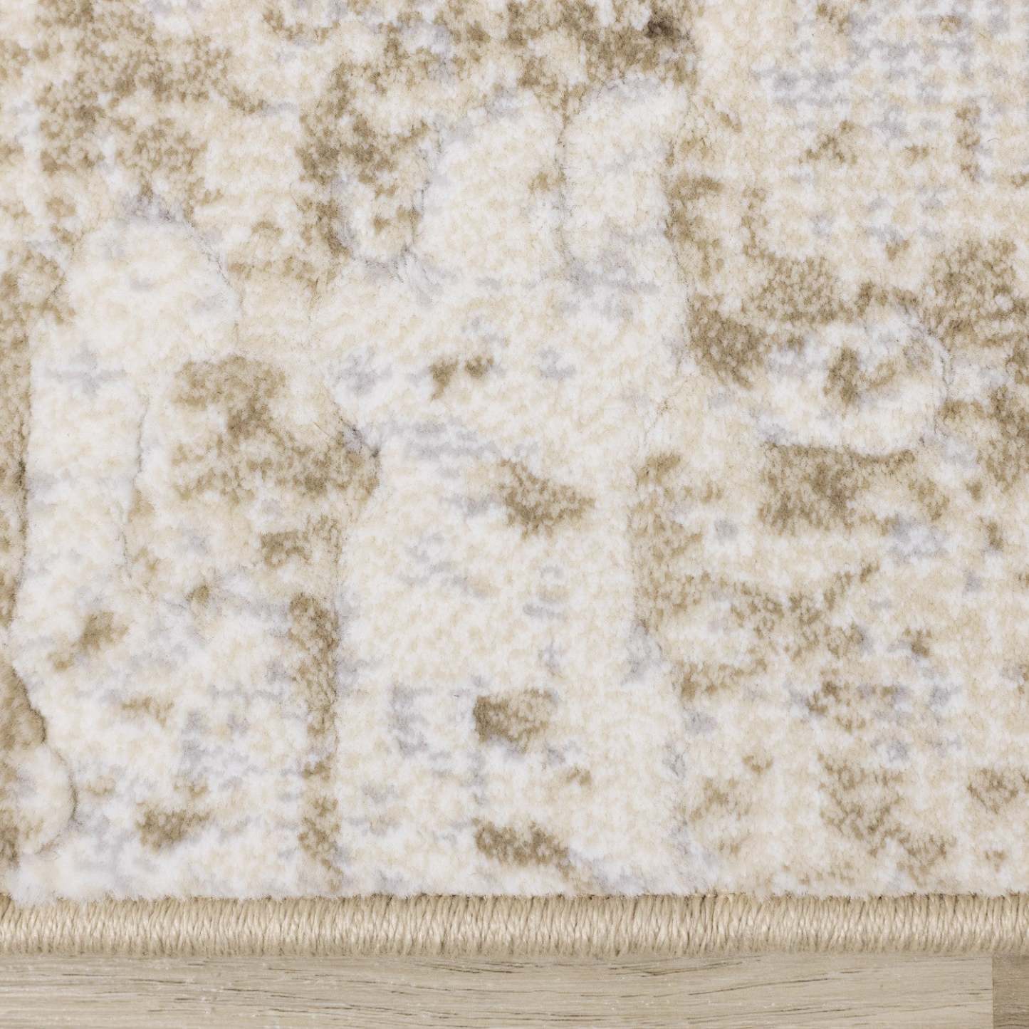 Tapis Isabelle crème vieilli - 7'10 x 10'10|Carpette Isabelle crème à aspect vieilli - 7 pi 10 po x 10 pi 10 po