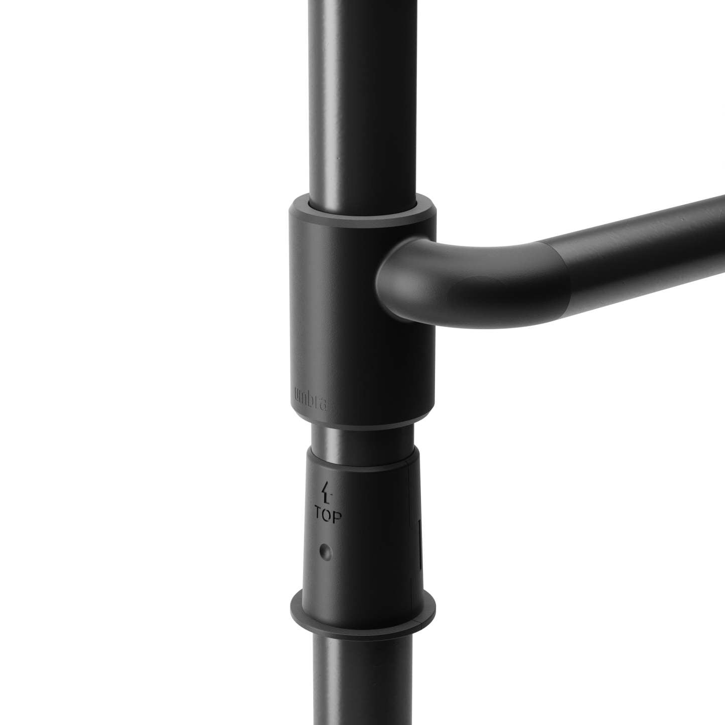 Tringle à rideau extensible et séparateur de pièce Anywhere noir mat d'Umbra - 36-66 | Tringle à rideaux et séparateur de pièce extensible Anywhere de Umbra noir mat - 36 po à 66 po