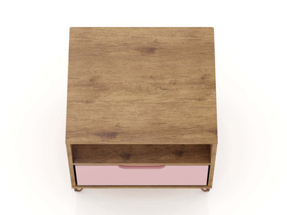 Manhattan Comfort Rockefeller Mid-Century Modern Nightstand with Drawer - Natural &amp; Rose Pink|Table de nuit Rockefeller de Manhattan Comfort de style moderne du milieu du 20e siècle avec tiroir - naturelle et rose
