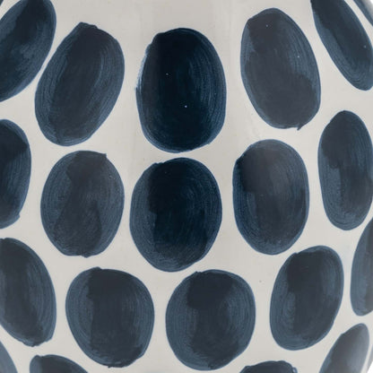 Vase à fleurs de 10 po en céramique à motif à pois bleu marine - blanc
