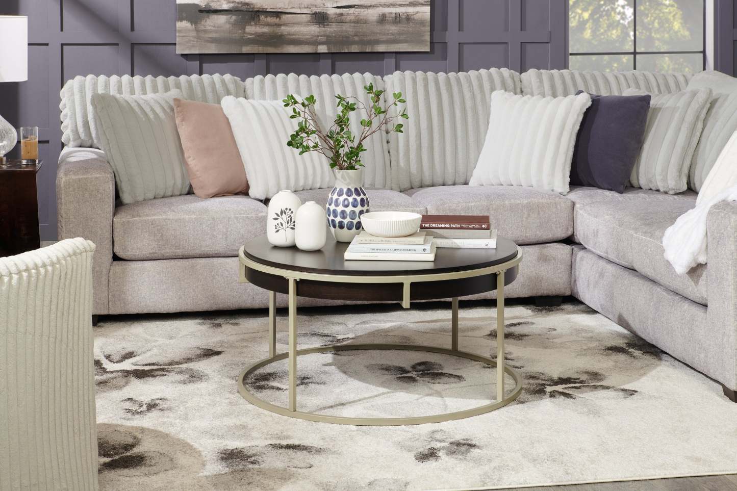 Vase à fleurs de 10 po en céramique à motif à pois bleu marine - blanc