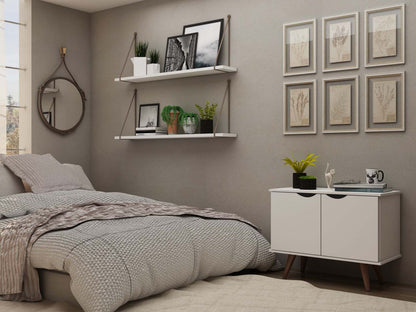 Manhattan Comfort Armoire d'appoint à 2 étagères Hampton avec pieds en bois massif - Blanc|Armoire décorative Hampton de Manhattan Comfort avec 2 tablettes et pattes en bois massif - blanche