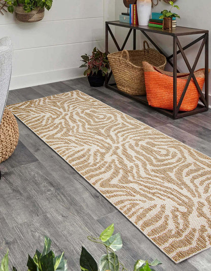 Samia Taupe Area Rug - 2'6 x 8'0|Carpette Samia taupe - 2 pi 6 po x 8 pi 0 po|D86F9LKG