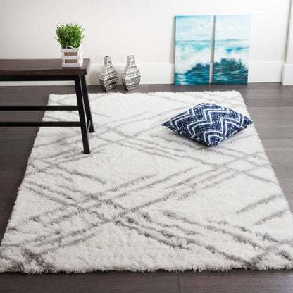 Ker White Lines 5x8 Area Rug|Carpette Ker blanche à rayures 5 x 8|D80GKOLI