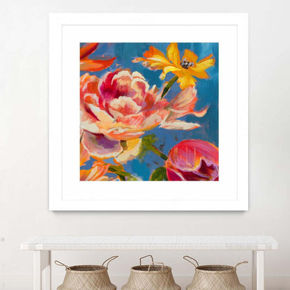 Spring Bouquet V31 Matted and Framed White 30x30 Wall Art|Œuvre d'art murale encadrée blanche et mate « Spring Bouquet V31 » 30 x 30