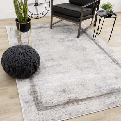 Tapis London Distressed Border Area Rug - 6'7 x 9'6|Carpette London à bordure vieillie - 6 pi 7 po x 9 pi 6 po