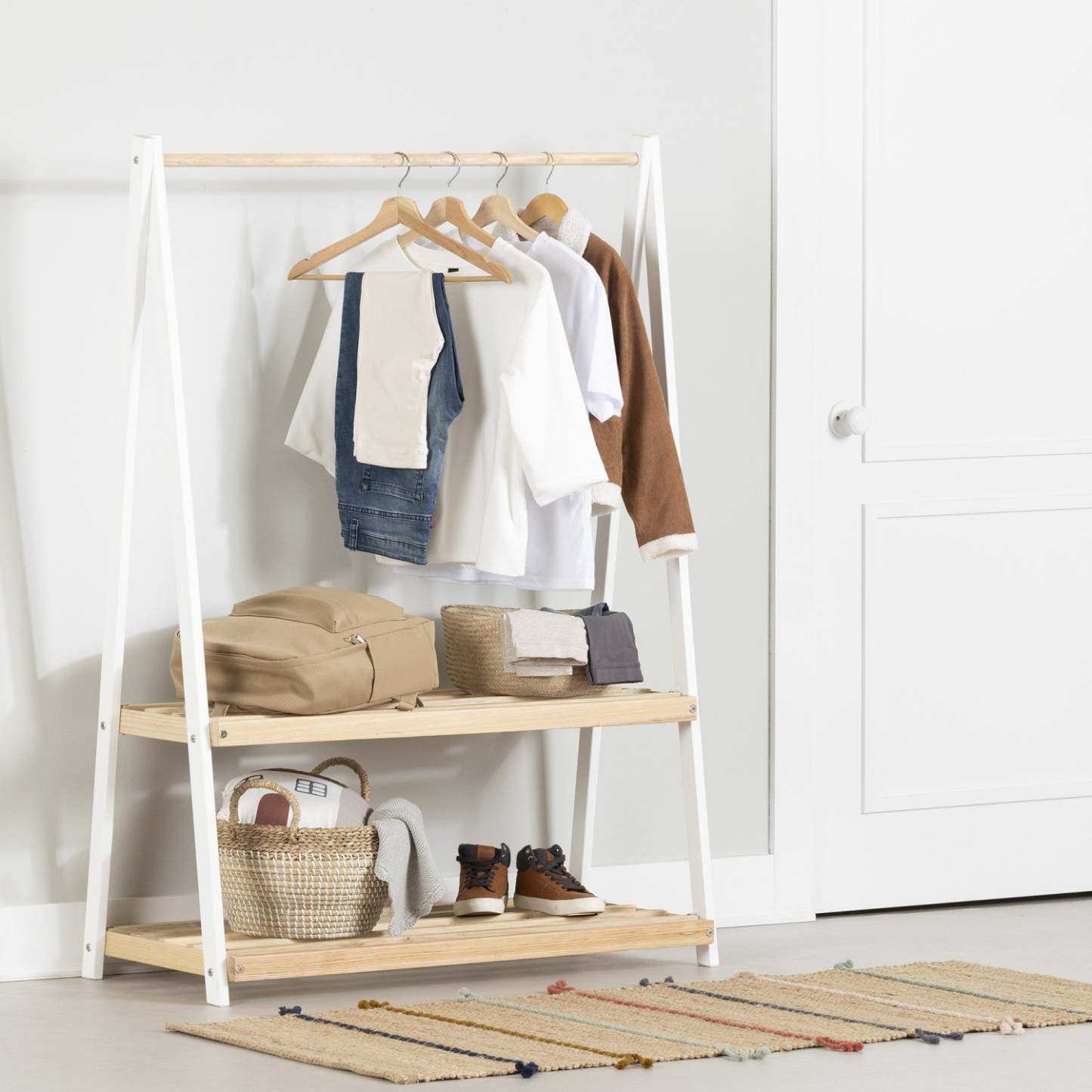 Sweedi Kids Wooden Clothes Rack - White|Portant à vêtements Sweedi en bois pour enfants - blanc