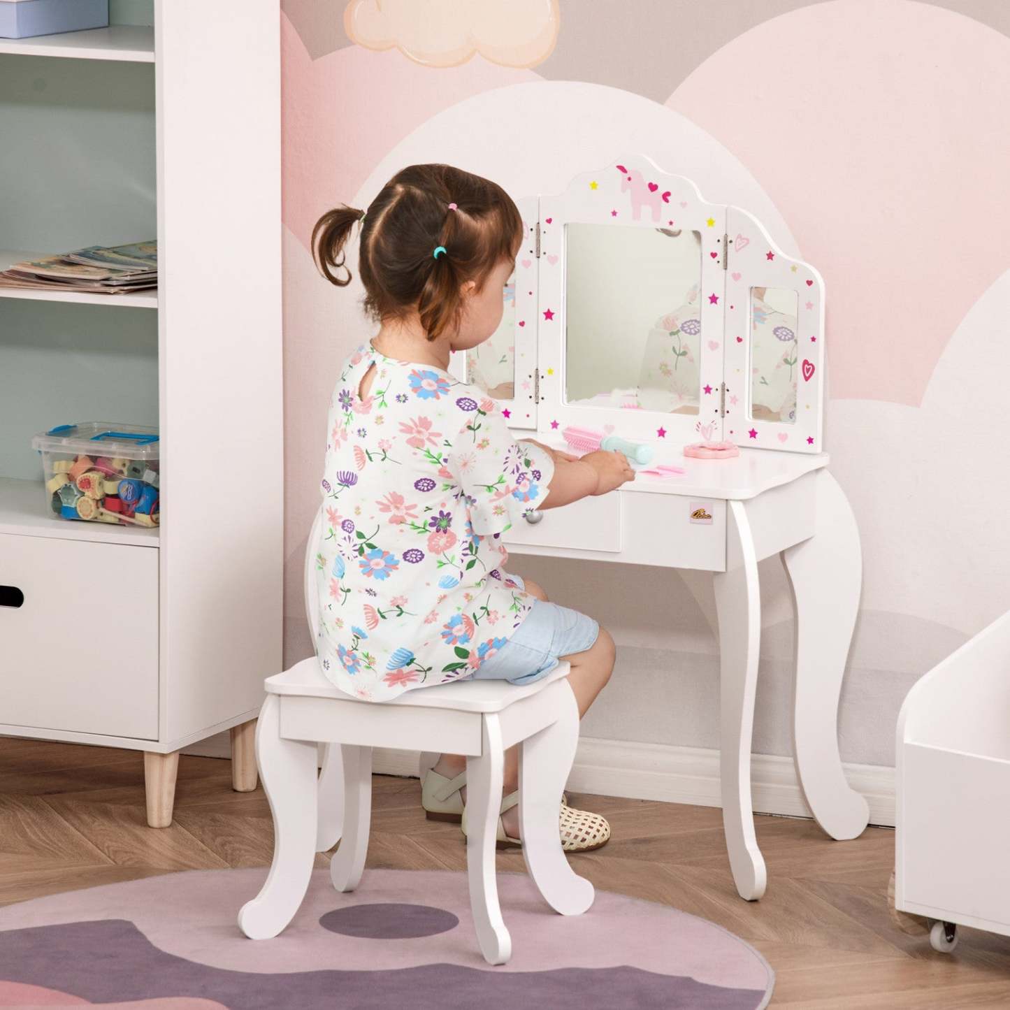 Qaba Kids Vanity Table & Stool Girls Dressing Set Make Up Desk With Tri-folding Mirrors Drawer Star | Qaba Coiffeuse Et Tabouret Pour Enfants Ensemble De Coiffure Pour Filles Bureau De Maquillage Avec Miroirs Tri-pliables Tiroir Étoile
