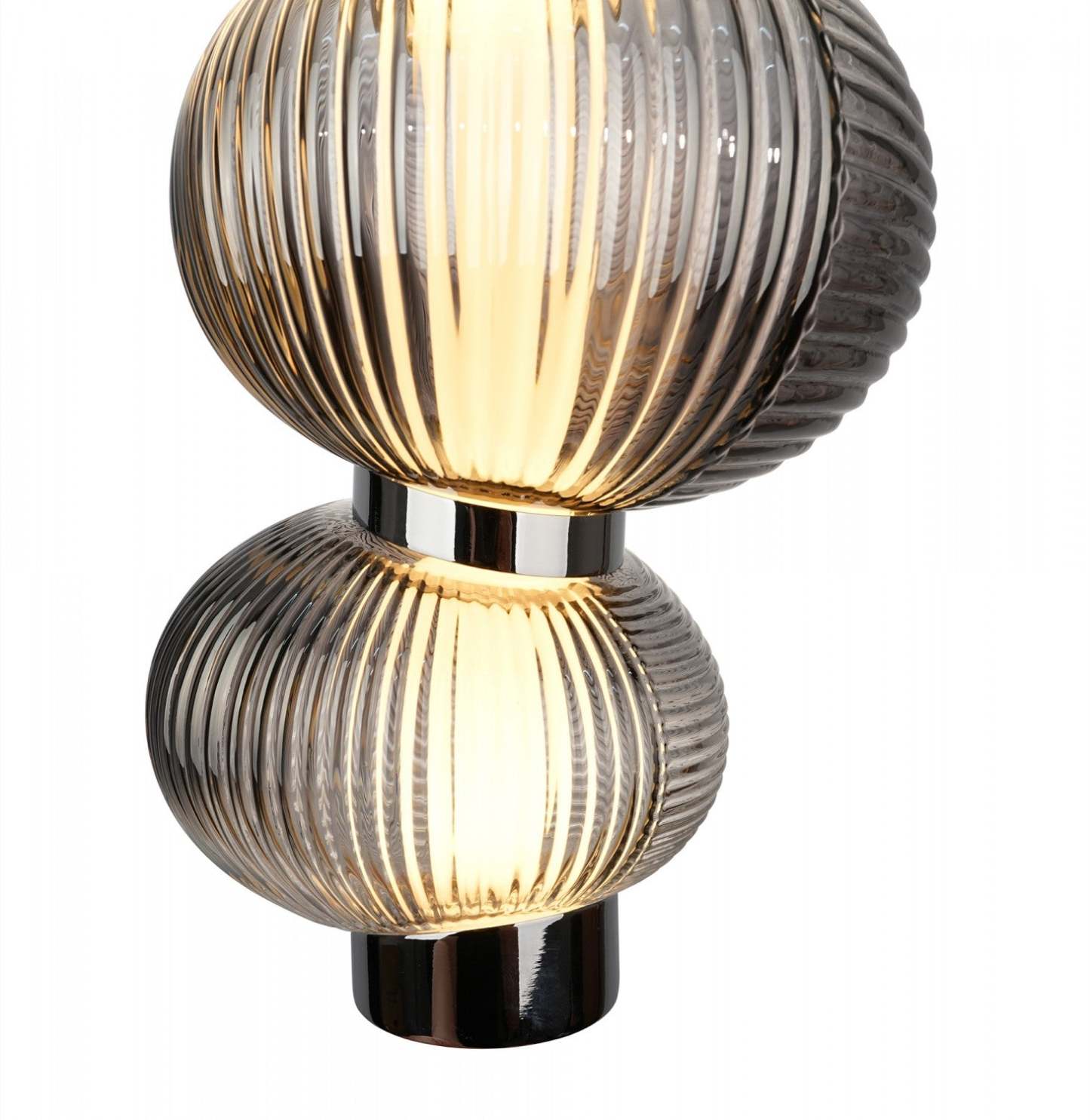 Suspension LED intégrée Ariel 13,5, chrome avec lampe en verrerie ombrée de fumée nervurée | Suspension A Del Integrees Ariel De 13,5 po, Noir Avec Verre Ombre Fume Et Nervure