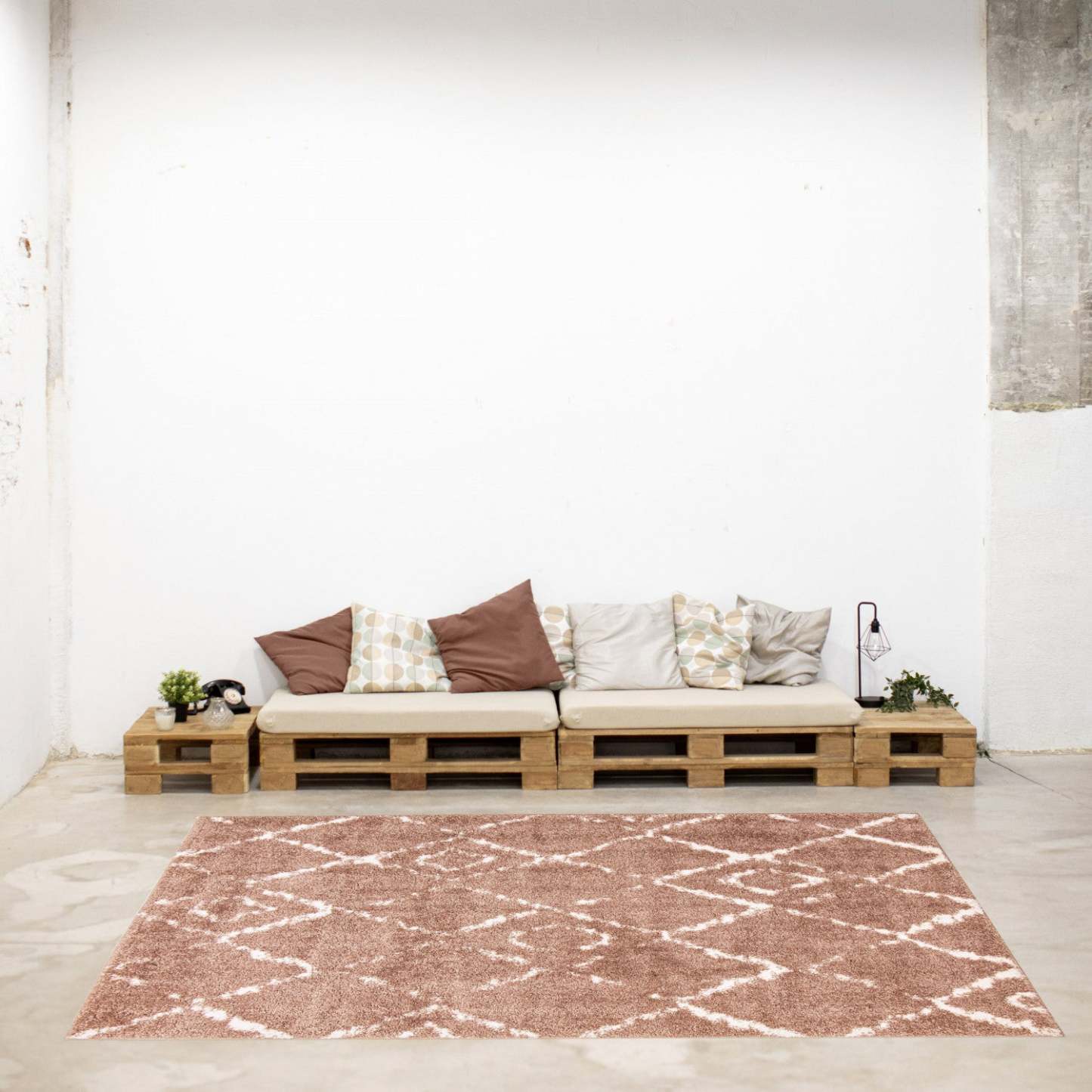 Serafina Pink Shag 3'11 x 6'0 Area Rug|Tapis à poil long Serafina rose 3 pi 11 po x 6 pi 0 po|D86F71ZO