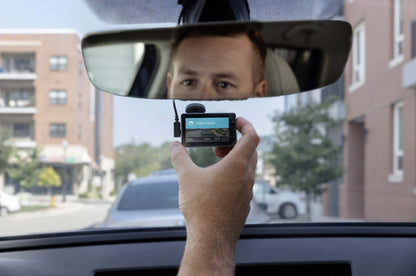 Garmin Dash Cam X210 1440p Video - 2,4 Affichage, Enregistrement Automatique des Incidents de 140 Degrés Caméra de Tableau de Bord