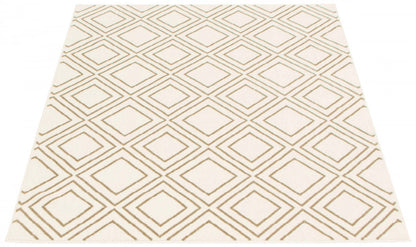 Tapis August Geod Blanc-Tan 6'7 x 9'6|Carpette August blanc géodebrun clair 6 pi 7 po x 9 pi 6 po|D86FNPHR