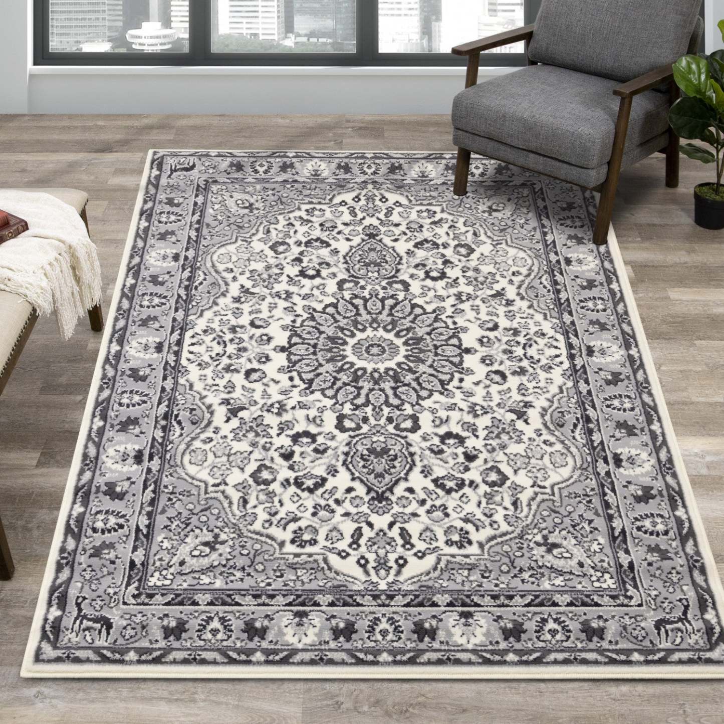 Florence Classic Border Area Rug - 4'7 x 6'7|Tapis de zone à bordure classique Florence - 4 pi 7 po x 6 pi 7 po