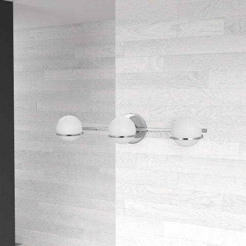 Dainolite Sofia 3 Light Vanity Light Polished Chrome Finish White Glass Lamp|Lumière de coiffeuse Sofia de Dainolite en verre blanc, avec fini chromé poli et 3 ampoules