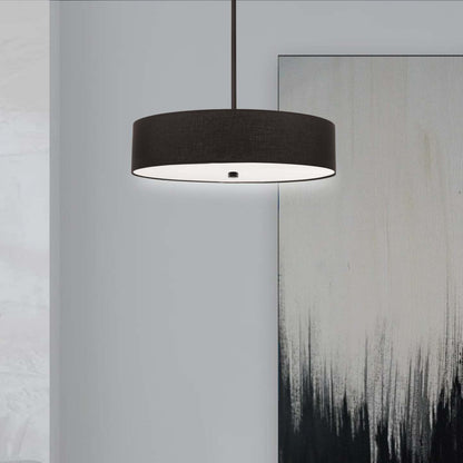 Dainolite Everly 4 Light Pendant Fini noir mat Abat-jour noir Lampe|Luminaire suspendu Everly de Dainolite avec abat-jour noir, fini noir mat et 4 ampoules