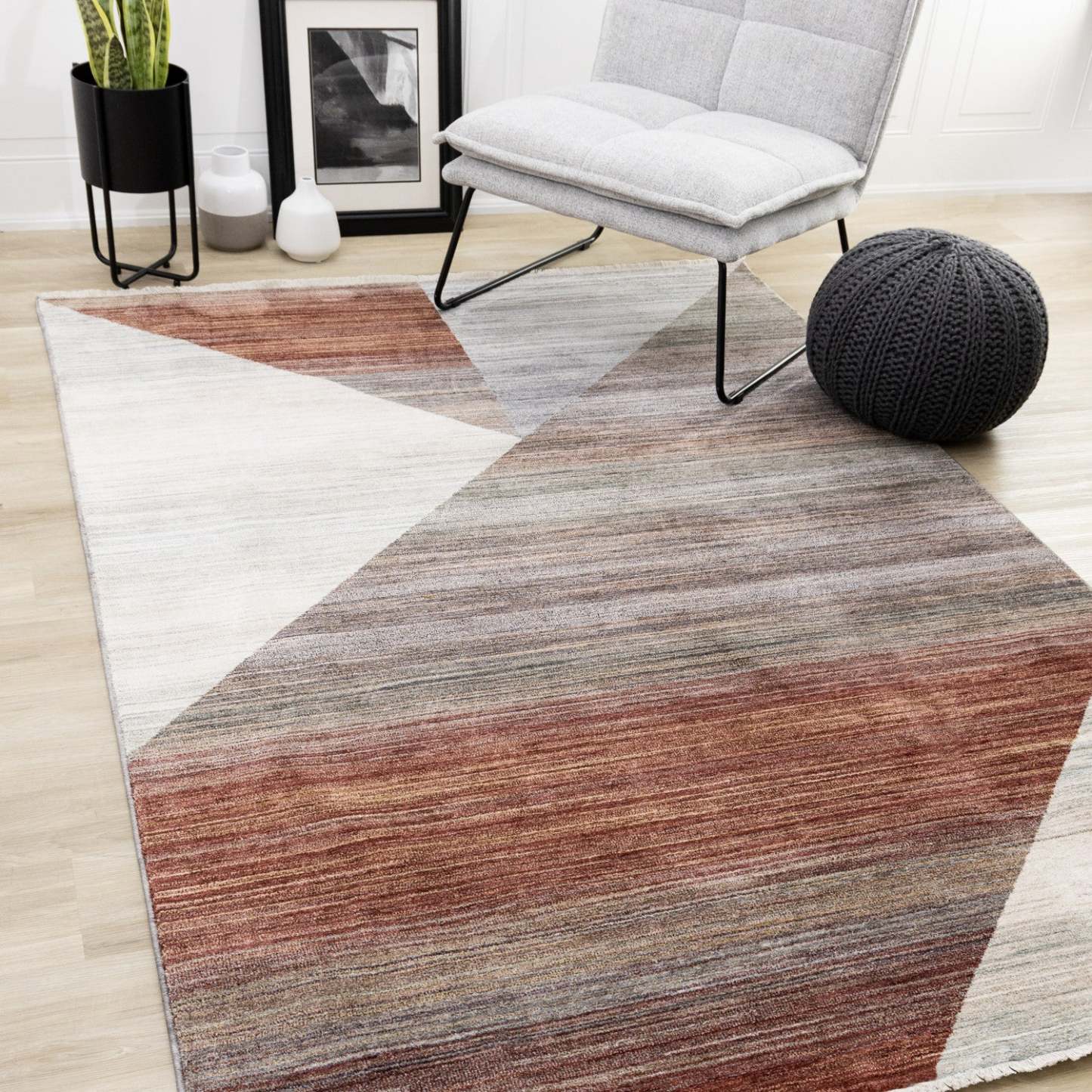 Tapis Olivia Distressed Géométrique Rouge Blanc Gris - 7'10 x 10'2|Carpette Olivia rouge, blanche et grise à motif géométrique vieilli - 7 pi 10 po x 10 pi 2 po