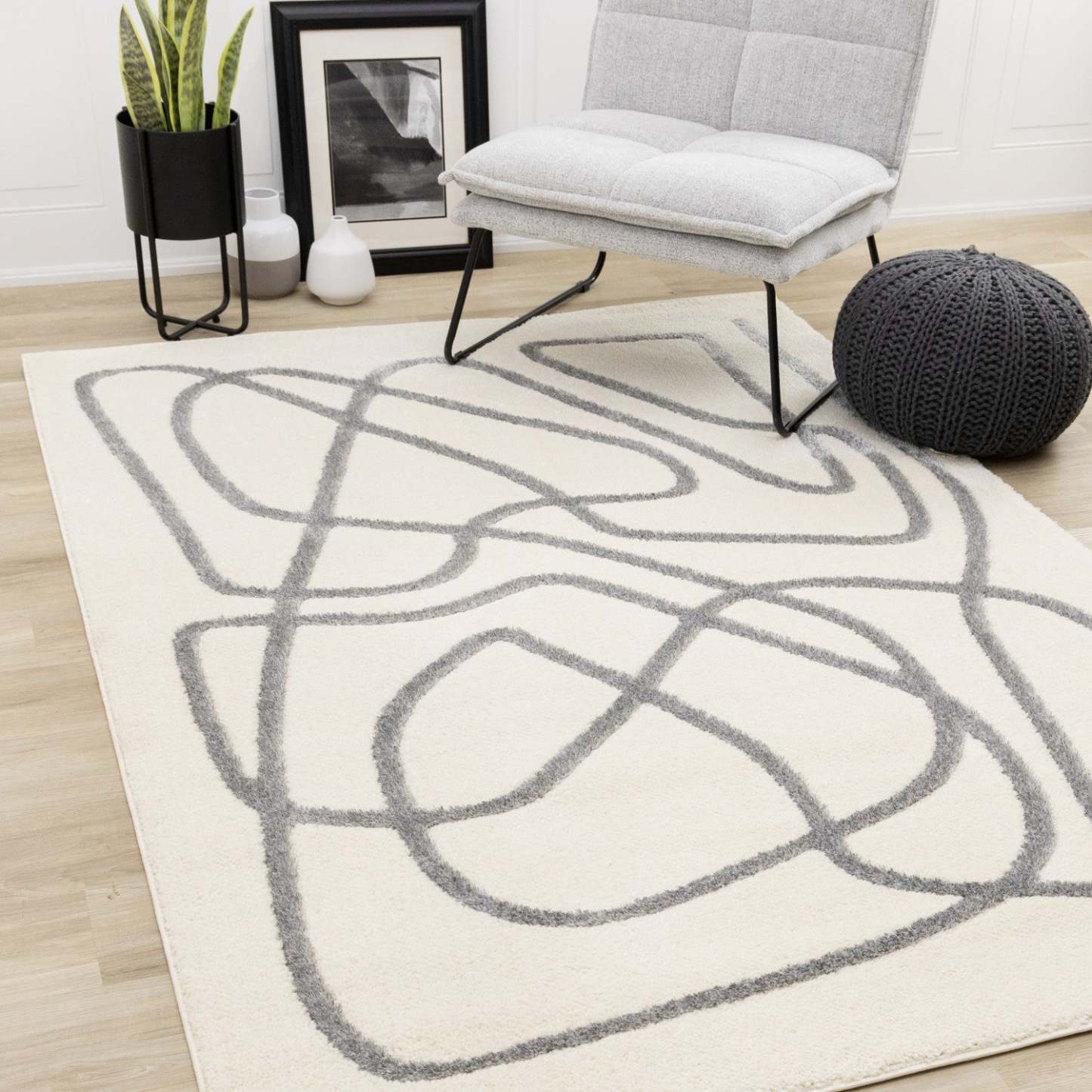 Tapis Sullivan Cream Grey Winding Path Area Rug - 7'10 x 10'6|Carpette Sullivan crème et grise à motif de chemin sinueux - 7 pi 10 po x 10 pi 6 po