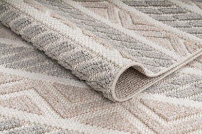 Athena Beige Indoor/Outdoor Area Rug - 5.3 X 7.6 | Tapis Beige D’intérieur/Extérieur Athena - 5.3 X 7.6