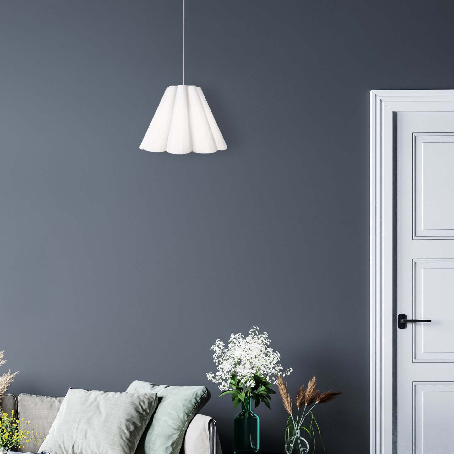 Dainolite Kendra 4 Light Pendant Small Polished Chrome Finish White Shade Lamp|Petit luminaire suspendu Kendra de Dainolite avec abat-jour blanc, fini chromé poli et 4 ampoules