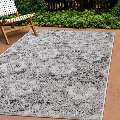 Jackson Distressed Damask Indoor/Outdoor Area Rug - 7'10 x 10'6|Carpette Jackson à motif damassé vieilli pour l'intérieur et l'extérieur - 7 pi 10 po x 10 pi 6 po