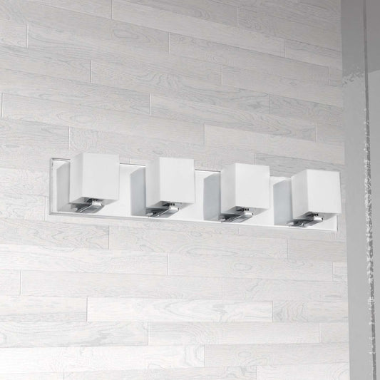 Dainolite Verona 4 Light Vanity Light Polished Chrome Finish White Glass Shade Lamp|Lumière de coiffeuse Verona de Dainolite avec abat-jour en verre blanc, fini chromé poli et 4 ampoules