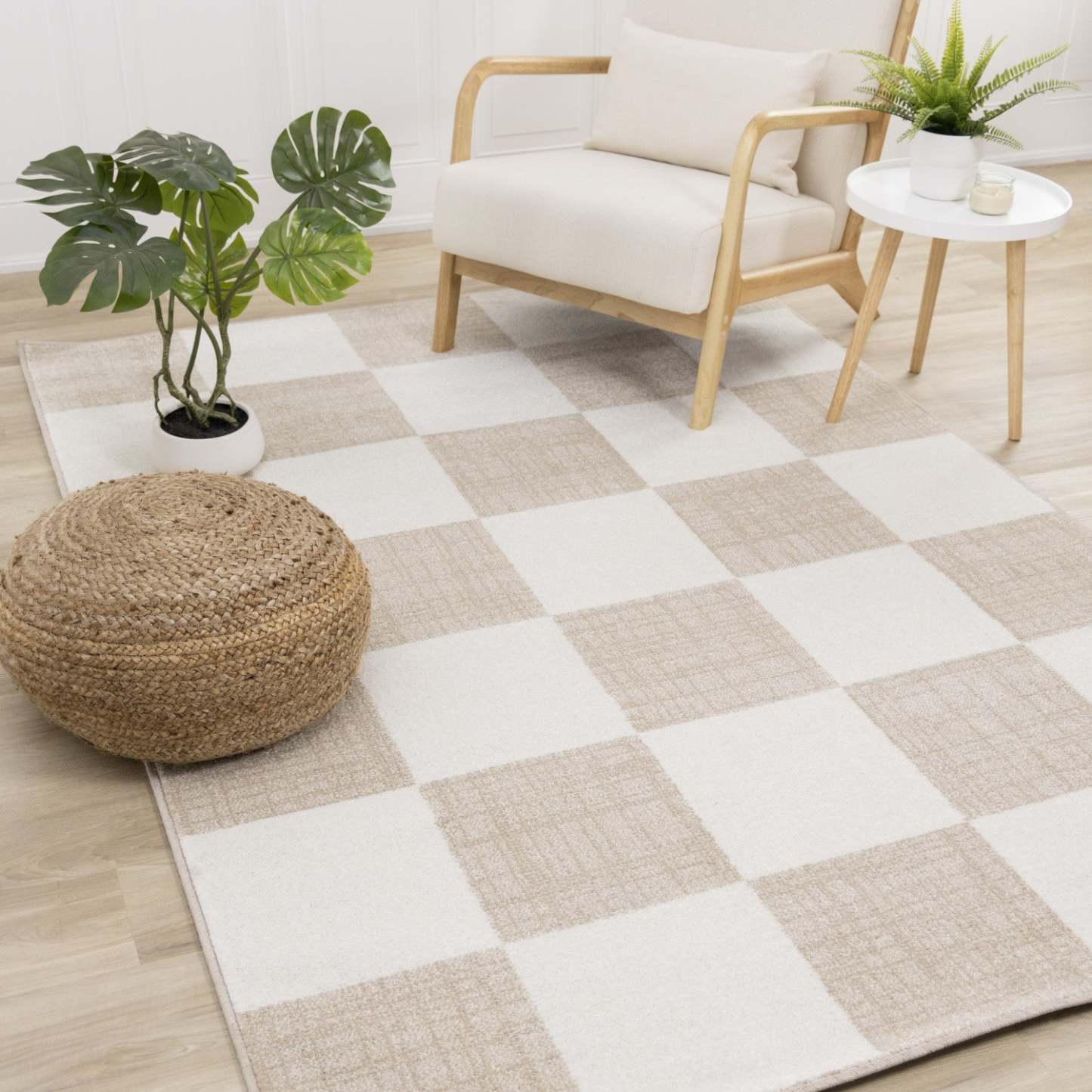 Covington Modern Checkered Indoor Area Rug - 2'8 x 4'11|Carpette Covington à motif de damier moderne pour l'intérieur - 2 pi 8 po x 4 pi 11 po