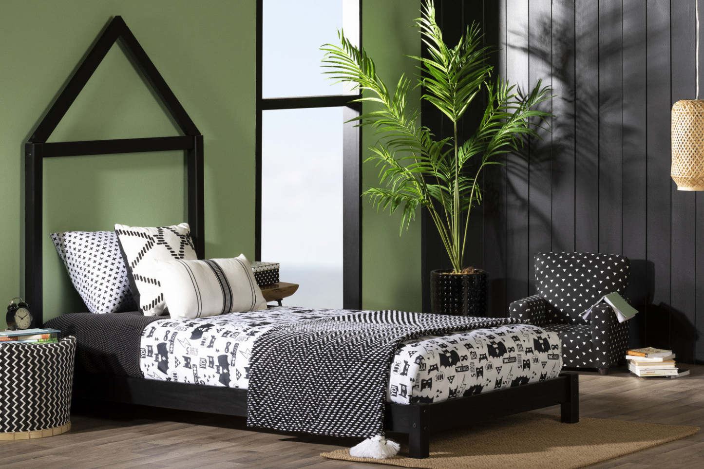 Lit simple Sweedi avec tête de lit à cadre maison - Noir mat | Sweedi Lit avec tête de lit maison Simple - Noir mat | D83GUTJH