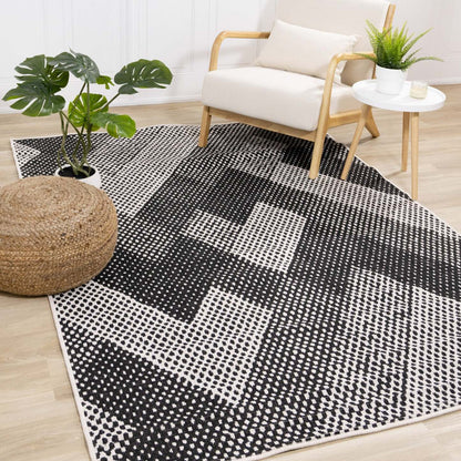 Brooke Two-Sided Chevron Outdoor Area Rug - 7'10 x 11'2|Carpette Brooke à motif de chevron recto verso pour l'extérieur - 7 pi 10 po x 11 pi 2 po