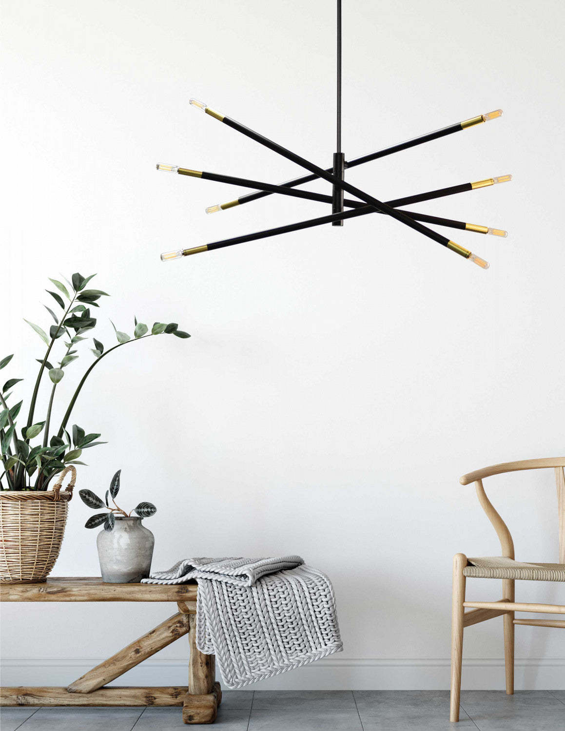 Dainolite Wand 8 Light Chandelier Small Matte Black/Aged Brass Lamp|Petit lustre Wand de Dainolite avec fini noir mat et laiton vieilli et 8 ampoules