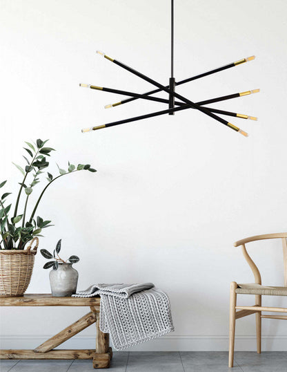 Dainolite Wand 8 Light Chandelier Small Matte Black/Aged Brass Lamp|Petit lustre Wand de Dainolite avec fini noir mat et laiton vieilli et 8 ampoules