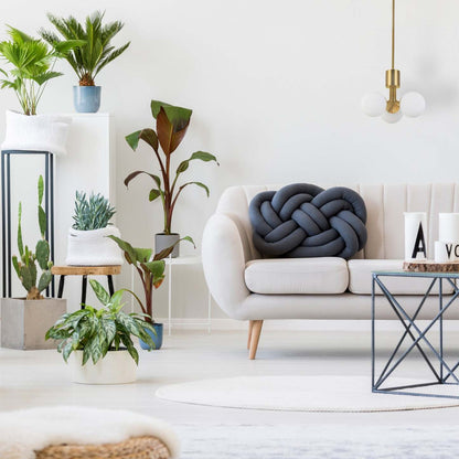 Dainolite Amanda 3 Light Pendant Aged Brass White Opal Glass Lamp|Luminaire suspendu Amanda de Dainolite en verre blanc opale, avec laiton vieilli et 3 ampoules